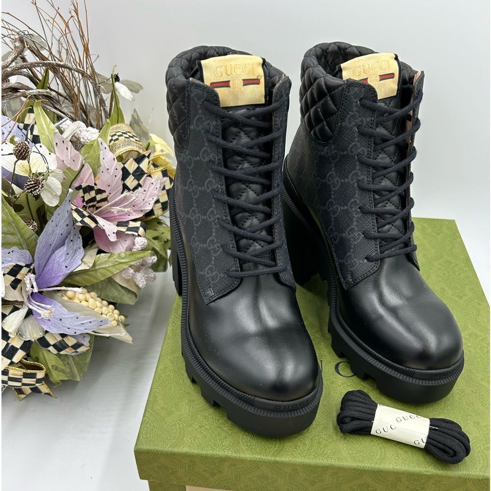 Women’s Gucci GG Supreme Leather boots size 40.5 made in Italy